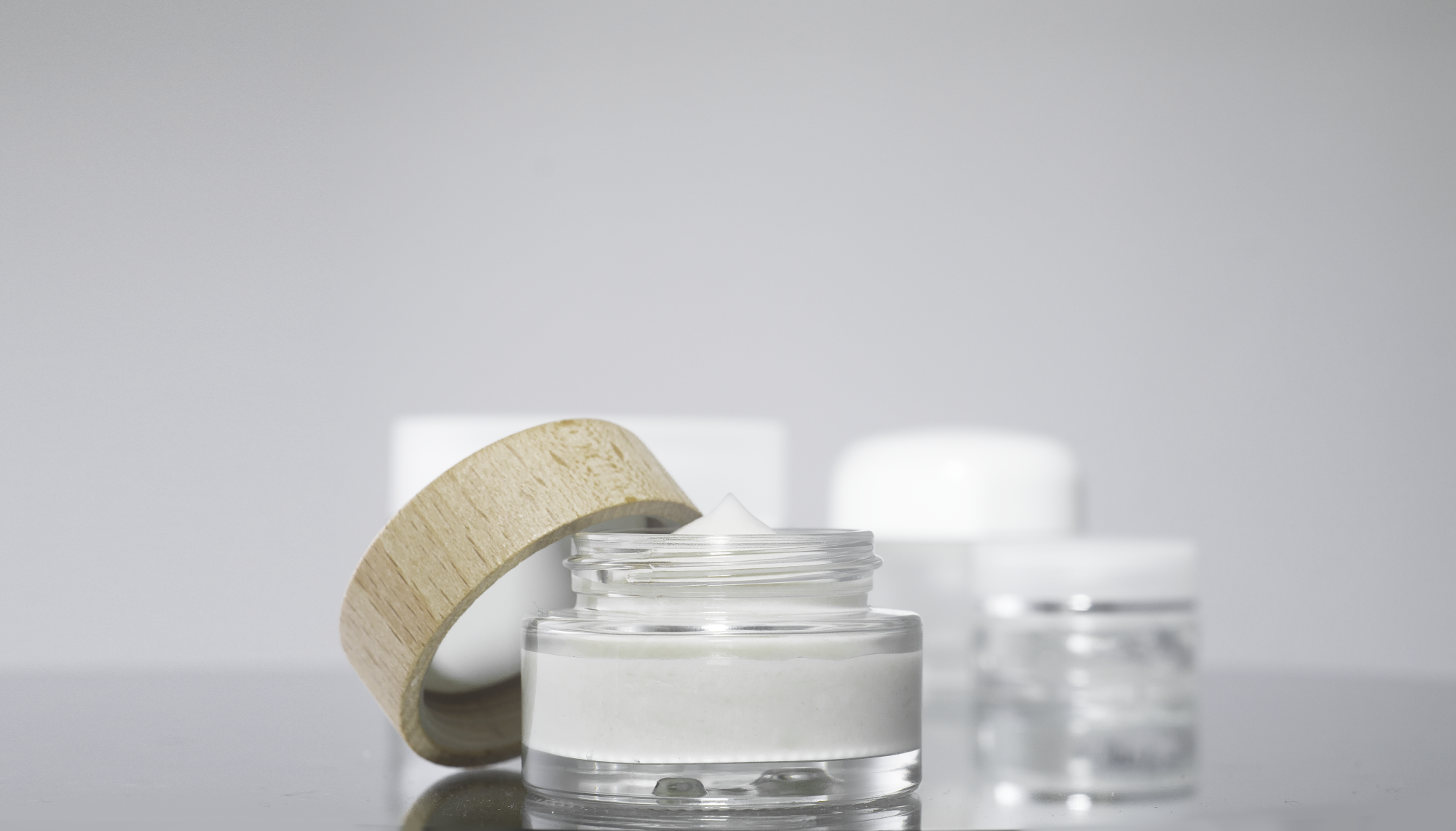 Why Glass Skin Care Packaging Is Better Than Plastic