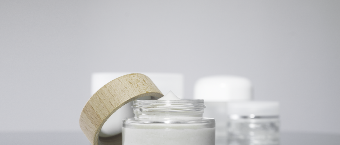 Why Glass Skin Care Packaging Is Better Than Plastic